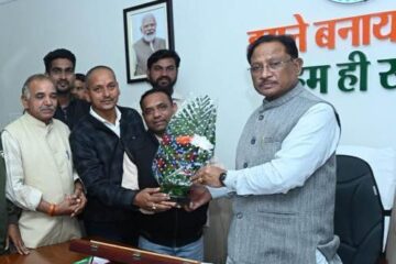 मुख्यमंत्री विष्णु देव साय से कुंभकार समाज के प्रतिनिधि मंडल की सौजन्य मुलाकात