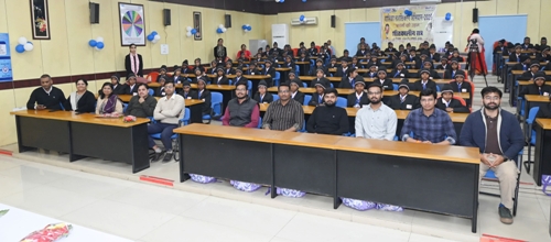 एनटीपीसी विंध्याचल में आईएएस प्रशिक्षुओं ने किया बालिकाओं का मार्गदर्शन