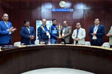 एनटीपीसी सिंगरौली : मोबाइल रिपेयरिंग प्रशिक्षण कार्यक्रम के सफल प्रतिभागियों को प्रमाणपत्र वितरित किए गए