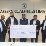 ईसीएल द्वारा पुनर्वास एवं पुनर्स्थापन नीति के अंतर्गत रोजगार के स्थान पर पहली बार एकमुश्त मुआवज़े का वितरण