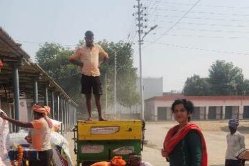 अहरौरा में धीमी गति से हो रही है धान की खरीद, किसान परेशान