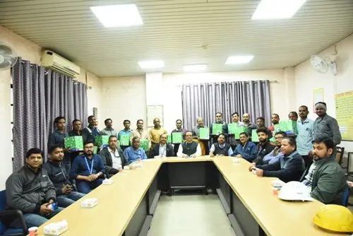 सिंटरिंग प्लांट-3 में त्वरित पहचान योजना के तहत अनुकरणीय प्रयासों के लिए ठेका श्रमिको को किया गया सम्मानित