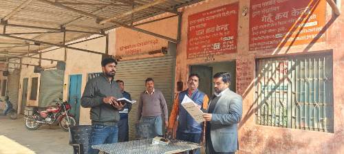 एसडीएम ने दो धान क्रय केन्द्रों का किया औचक निरीक्षण, कमियों पर दी चेतावनी 