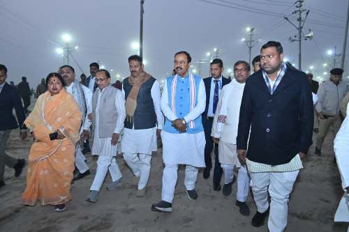 माघ मेला क्षेत्र का उप मुख्यमंत्री ने किया निरीक्षण, संगमतट पर की पूजा-अर्चना