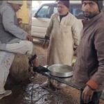 राबर्ट्सगंज कोतवाली के सामने चाय की दुकान पर लगी आग, समाजसेवी झुलसा