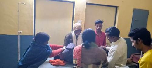 अनियंत्रित बाइक गिरने से व्यक्ति घायल सीएचसी दुद्धी में भर्ती 