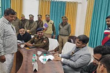 डीएम की अध्यक्षता में  राजातालाब तहसील में सम्पूर्ण समाधान दिवस का हुआ आयोजन