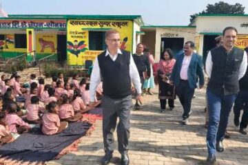 जिलाधिकारी ने प्राथमिक विद्यालय बहेराडाड़ का किया औचक निरीक्षण