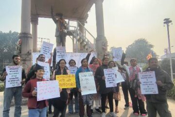 उन्नाव रेप काण्ड के आरोपी की सजा अदालत द्वारा निलम्बित किए जाने से आक्रोश, निकाला गया प्रतिरोध मार्च 