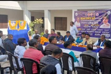 समीक्षा बैठक में पूर्व मुख्यमंत्री मायावती का जन्मदिन धूम -धाम मनाए जाने को लेकर चर्चा 