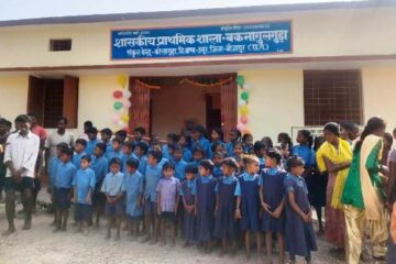 झोपड़ी में संचालित शाला के लिए बन गया पक्का भवन