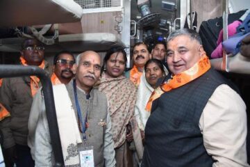 राम-नाम की धुन पर 850 भक्त रामलला के दर्शन के लिए अयोध्या रवाना