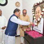 मुख्यमंत्री विष्णु देव साय ने स्वर्गीय श्याम सुन्दर अग्रवाल को दी श्रद्धांजलि