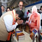 उपमुख्यमंत्री विजय शर्मा ने ‘मूकमाटी एक्सप्रेस’ को हरी झंडी दिखाकर किया रवाना