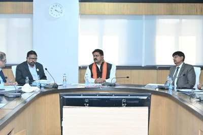 गृह विभाग के बजट निर्माण हेतु उपमुख्यमंत्री विजय शर्मा की अध्यक्षता में बैठक का आयोजन