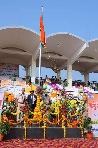 एनटीपीसी कुडगी ने भव्य समारोह के साथ 77वां गणतंत्र दिवस मनाया