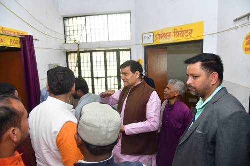 मंत्री ए.के. शर्मा ने किया प्राथमिक स्वास्थ्य केंद्र सुग्गीचौरा का आकस्मिक निरीक्षण