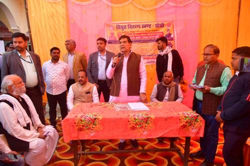 मंत्री ए.के. शर्मा ने अपने मऊ प्रवास के दौरान विद्युत बिल राहत योजना के विभिन्न शिविरों का किया निरीक्षण