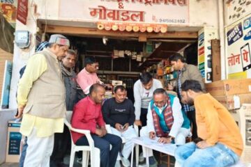 मतदाता सूची विशेष पुनरीक्षण अभियान में सदर विधायक भूपेश चौबे ने संभाली बूथों की कमान