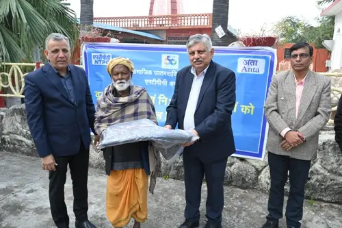 एनटीपीसी अंता द्वारा सीएसआर के अंतर्गत कंबल वितरण कार्यक्रम आयोजित