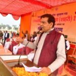 मऊ में पीएम आवास योजना के लाभार्थियों को मंत्री ए.के. शर्मा ने वितरित किए स्वीकृति पत्र