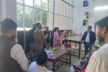 ओबरा विधानसभा में मतदाता सूची वाचन, रोल ऑब्जर्वर ने किया बूथों का निरीक्षण