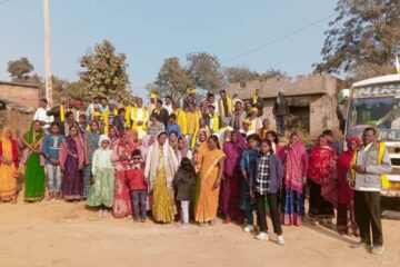गोंगपा स्थापना दिवस में शामिल होने परास पानी से आदिवासी ग्रामीणों का जत्था अमरकंटक रवाना