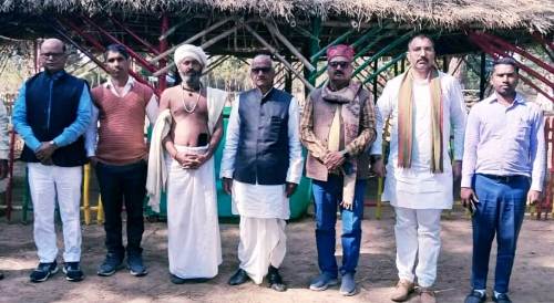 नौगढ़ के योग माया आश्रम में जल तपस्या और राम कथा का महासंगम…..