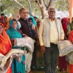 असहाय बुजुर्ग, विकलांगों को कंबल वितरित किया गया
