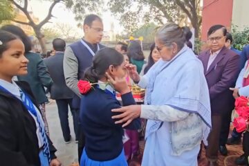 यूपी बोर्ड की परीक्षा शुरु,माध्यमिक शिक्षा मंत्री गुलाब देवी ने किया निरीक्षण