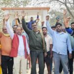 मलीन बस्ती के लोगों का सांकेतिक विरोध, नियमितीकरण की मांग