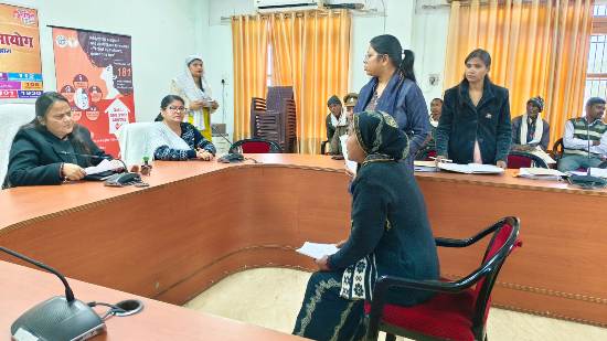 महिला उत्पीड़न की शिकायतों पर त्वरित कार्रवाई के निर्देश,साइबर सुरक्षा की दी जानकारी