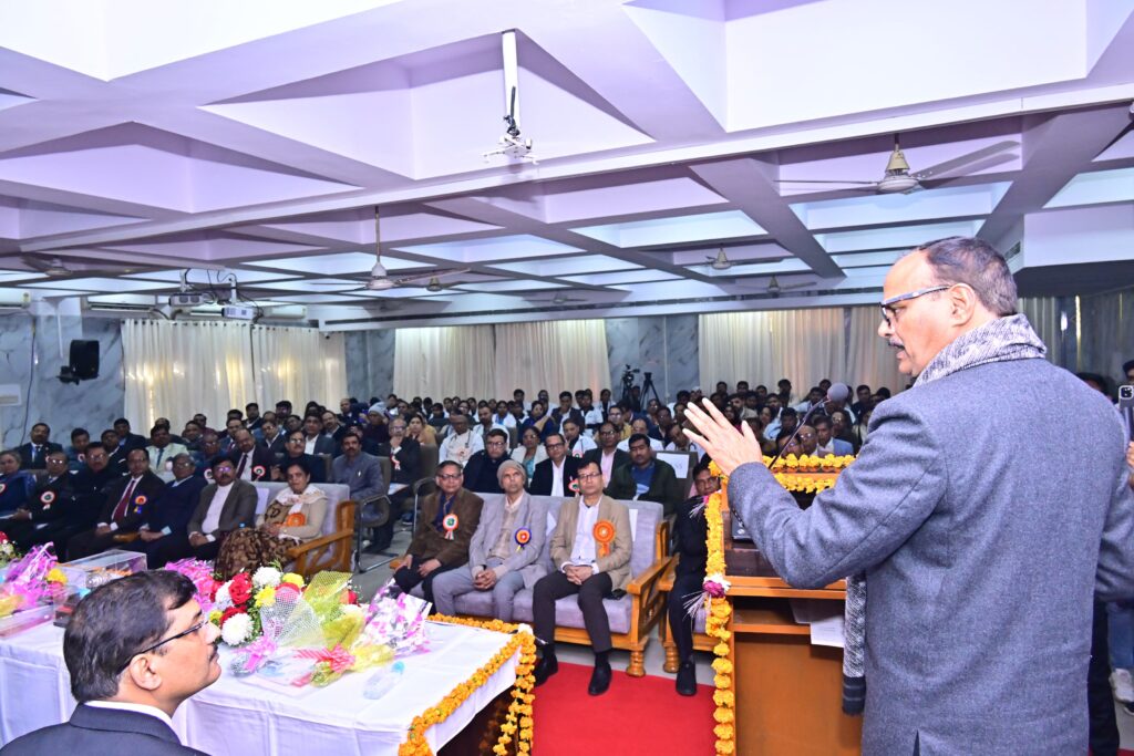 स्वर्णिम इतिहास का साक्षी है बलरामपुर चिकित्सालयः ब्रजेश पाठक