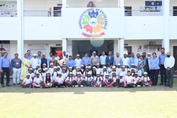 दुद्धी विकास खंड के छात्रों ने हिण्डाल्को स्कूल ऑफ एक्सीलेंस में किया शैक्षिणिक भ्रमण