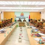 आईजी विंध्याचल रेंज ने पुलिस लाइन चुर्क में की उच्चस्तरीय समीक्षा बैठक