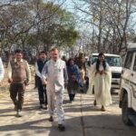 विकास भवन व पंचायत रिसोर्स सेंटर लोढ़ी का डीएम ने किया आकस्मिक निरीक्षण