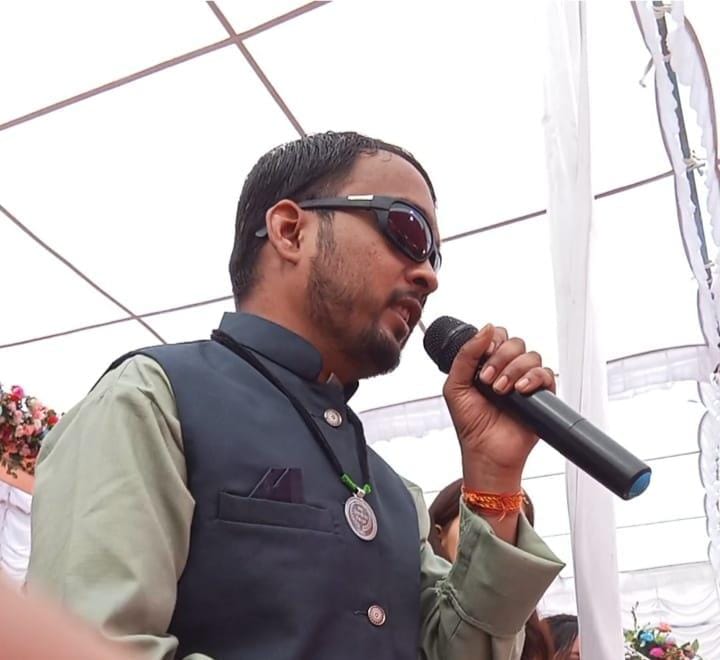 दृष्टि दिव्यांगता पर संकल्प की जीत:आत्मनिर्भरता की मिसाल बने अभिनंदन,अब गढ़ रहे नई प्रतिभाओं का भविष्य