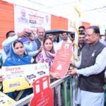 उज्ज्वला गैस,पिंक ई-रिक्शा और गार्बेज रिक्शा वितरण से आत्मनिर्भरता को मिला नया संबल