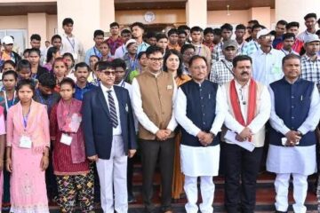 नए विश्वास के साथ आगे बढ़ रहे पुनर्वासित युवा: विधानसभा में समझी जनतांत्रिक प्रणाली