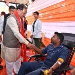 जन्मदिन पर सेवा का संदेश : मुख्यमंत्री ने जन्मदिन पर रक्तदान शिविर का किया शुभारंभ