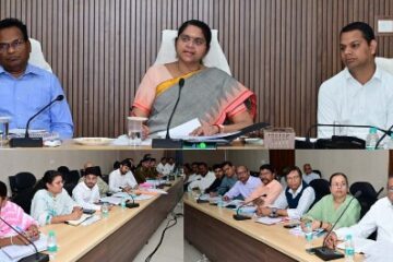 मदिरा दुकानों में उपभोक्ताओं के मांग के अनुरूप मदिरा की उपलब्धता सुनिश्चित की जाए – श्रीमती आर. शंगीता