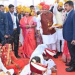 बौद्ध परंपराओं के साथ छह नवदंपत्तियों ने लिया जीवनभर साथ निभाने का संकल्प