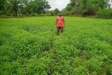 किसान सुरेश कुमार नाग को मिला ‘भुइयां के भगवान’ सम्मान