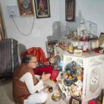 बजट पेश करने से पूर्व वित्त मंत्री ने की आराध्य की पूजा 