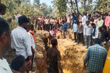 किरवानी जंगल में मिट्टी का टीला ढहने से तीन महिलाओं की मौत, एक घायल