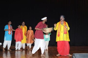 संत कबीर अकादमी सभागार में सजा रंगमंच, प्रेमचंद से अहिल्याबाई तक दिखेगी नाट्य यात्रा