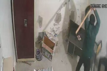 क्रेशर प्लांट पर हथियारबंदों का हमला, ट्रकों में तोड़फोड़ और कर्मचारियों से मारपीट