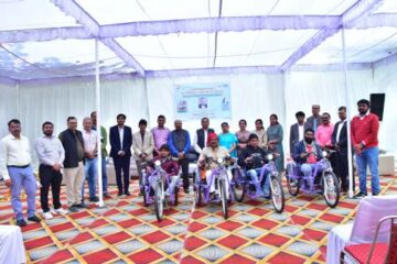 मेजा ऊर्जा निगम प्रा.लिमिटेड ने दिव्यांगजनों को  सहायक उपकरण वितरित किए