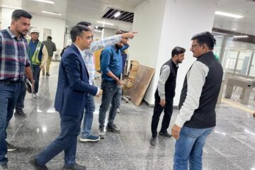 जिलाधिकारी ने निर्माणाधीन रोपवे परियोजना का किया औचक निरीक्षण