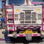 तेज रफ्तार ट्रक ने बाइक सवार युवकों को मारी टक्कर, एक की मौत, दो घायल
